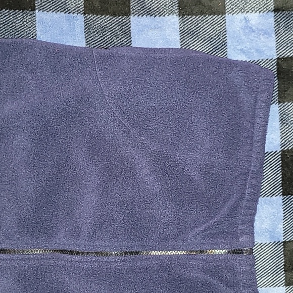 Vintage. Made in USA. Columbia Pictures. Full-zip fleece vest. Men's size XL. - Picture 6 of 14